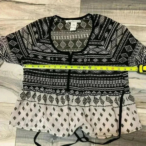 American Rag Sheer top, tie belt, 3/4 sleeves v-neck peplum style shirt size med - Picture 3 of 6